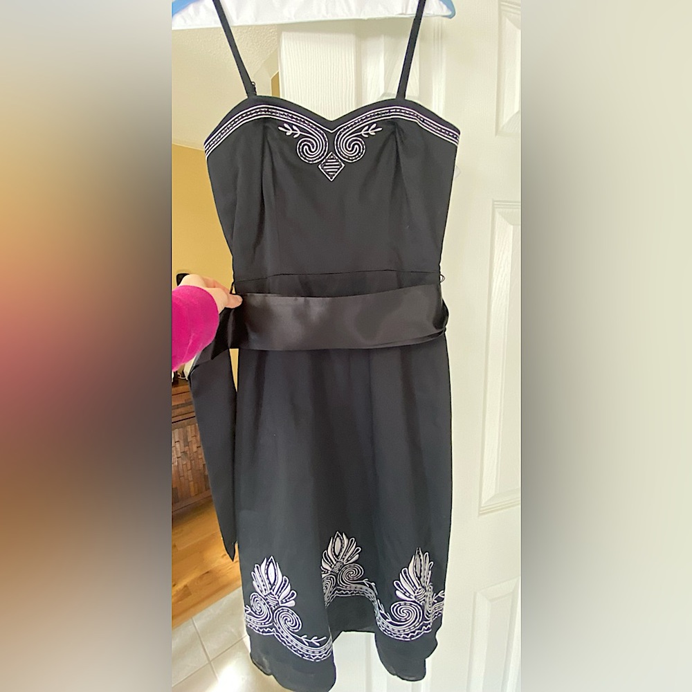 Women’s RW dress. Size 2.